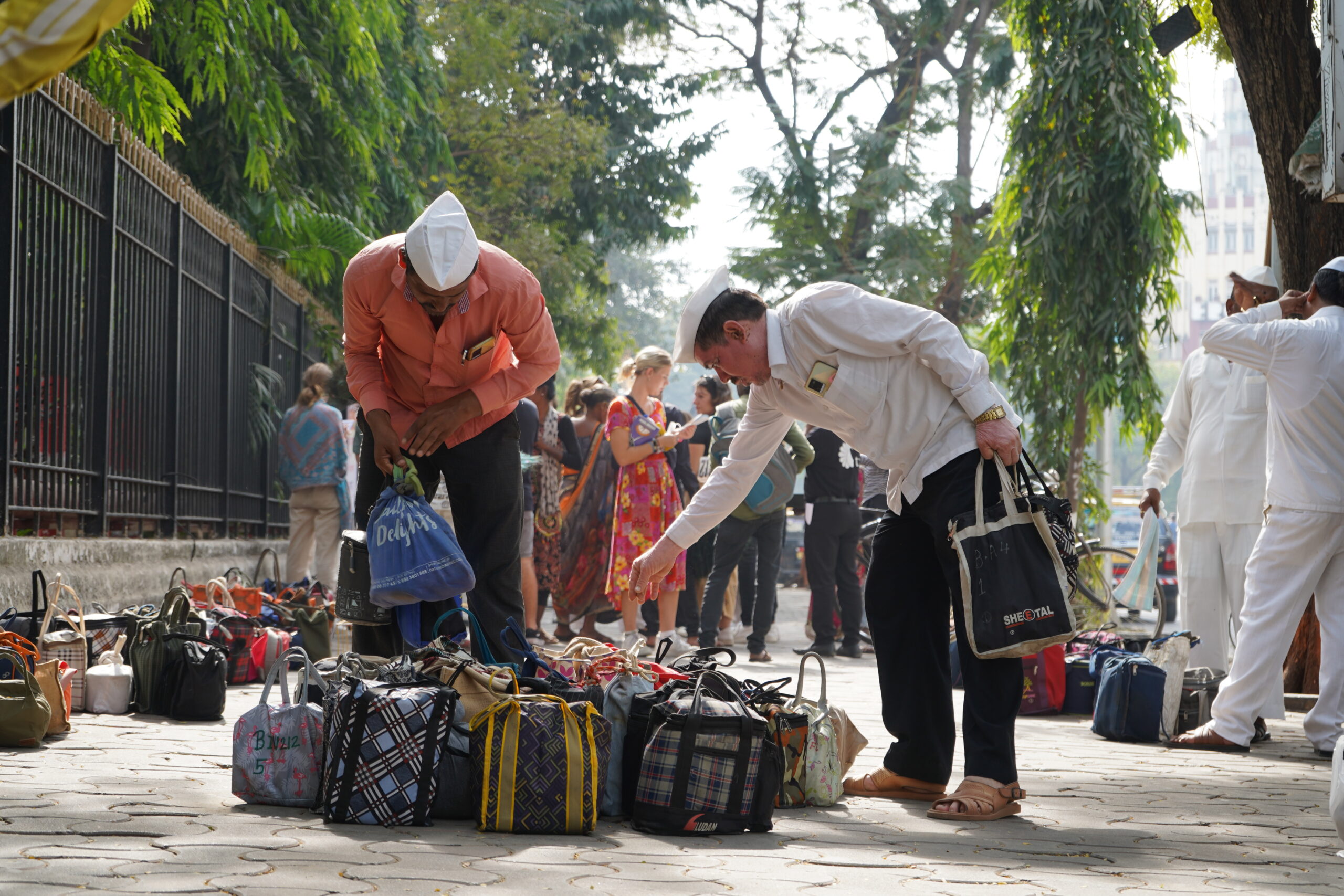 Dabbawala Tour in Mumbai: Discover the City’s Most Efficient Lunch Delivery Network
