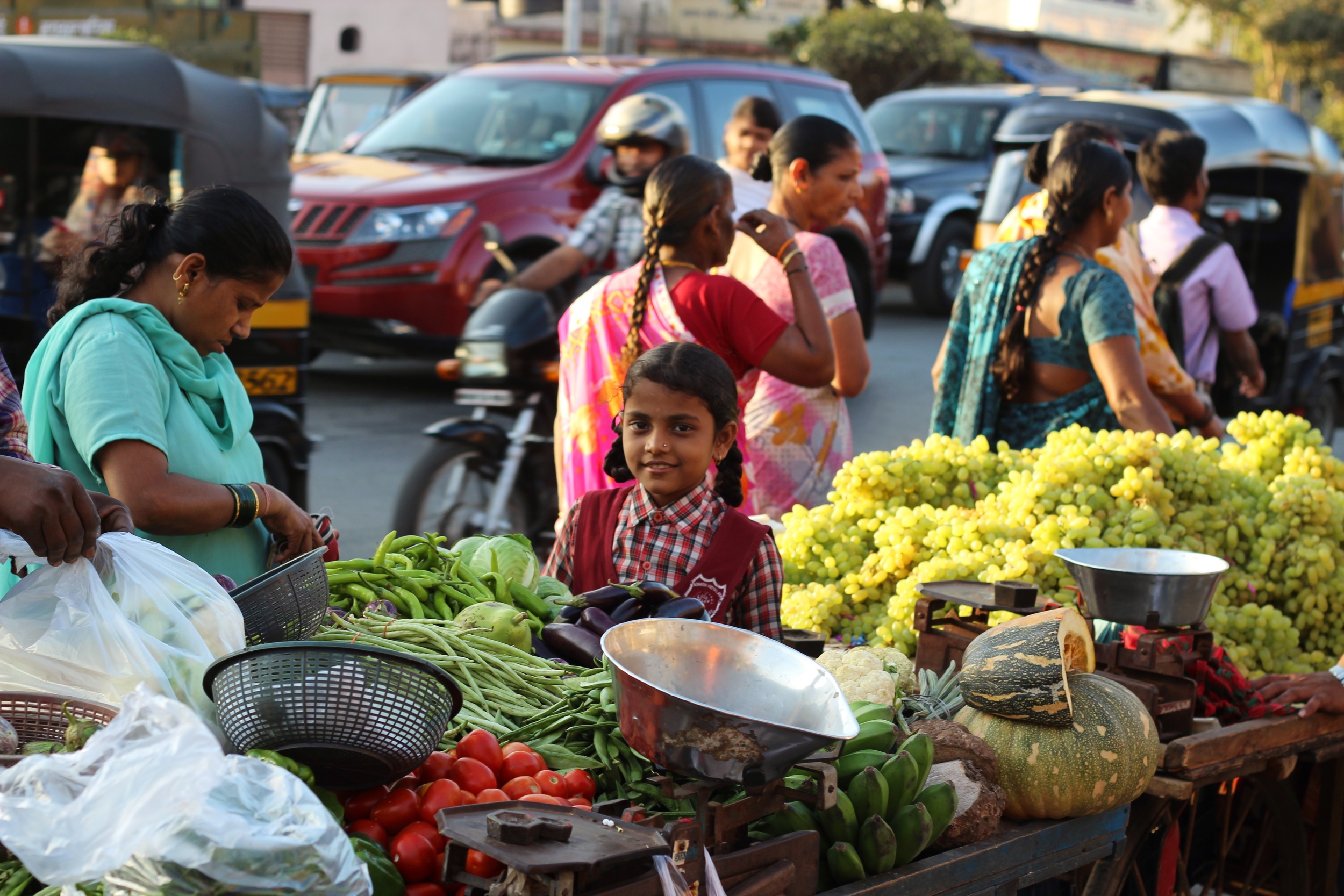 Mumbai Market Tour: Dive into the Color, Chaos & Charm of Local Bazaars